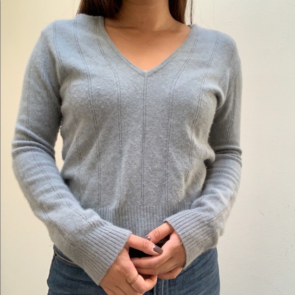VINTAGE grey v neck 100% wool long sleeve sweater